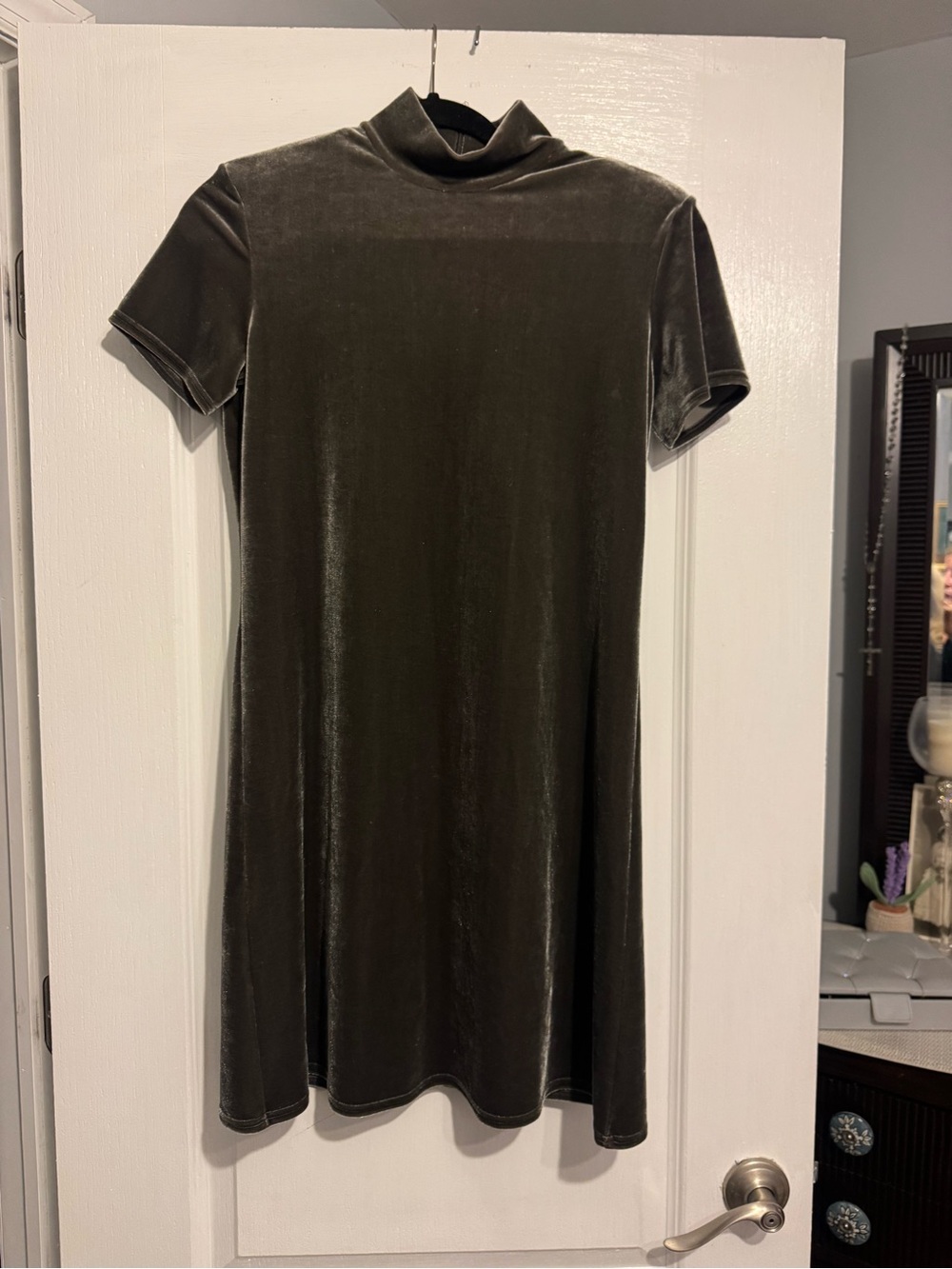 Dark Gray Velvet Short-Sleeve Mock Neck Dress by KC Spencer Size 4